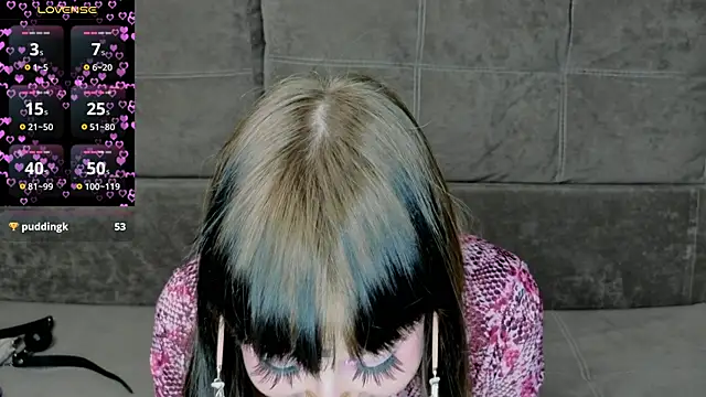 Snapshot of Richerrity chatting on 04.14.26 Richerrity online show from 04.14.26