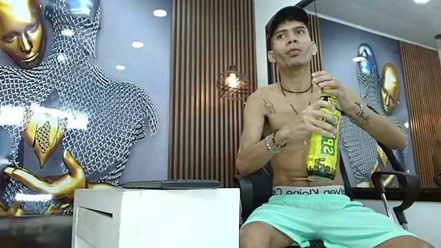 Skinny cute Alyer online show from 04.18.26