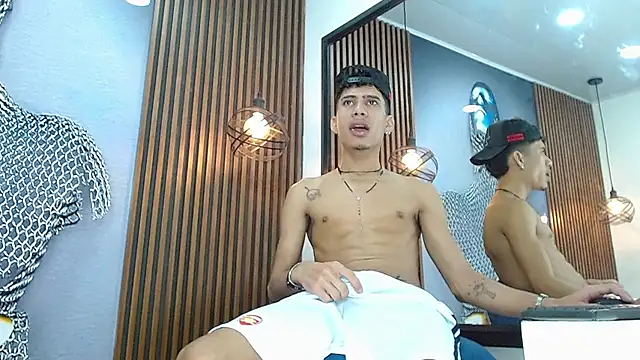 Skinny cute Alyer online show from 04.28.26
