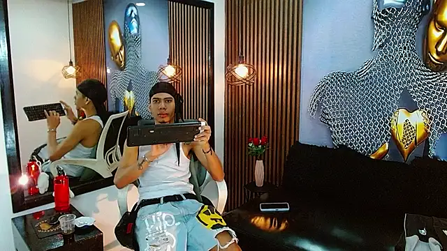 Snapshot of Skinny_cute_Alyer chatting on 06.25.26 Skinny cute Alyer online show from 06.25.26