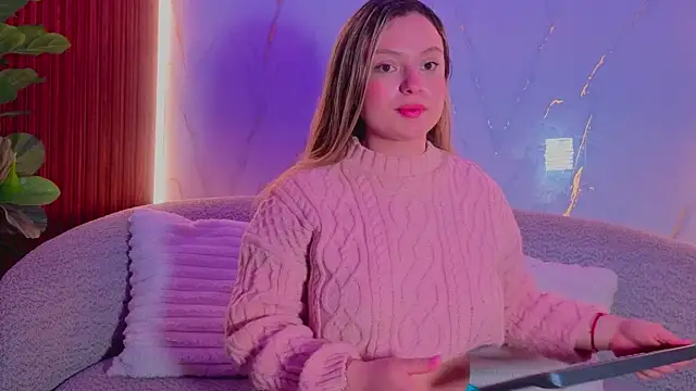 giigii hadidd online show from 04.10.26