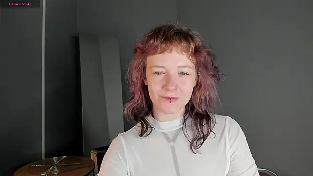 Snapshot of Ricki_Bloom chatting on 06.30.26 Ricki Bloom online show from 06.30.26