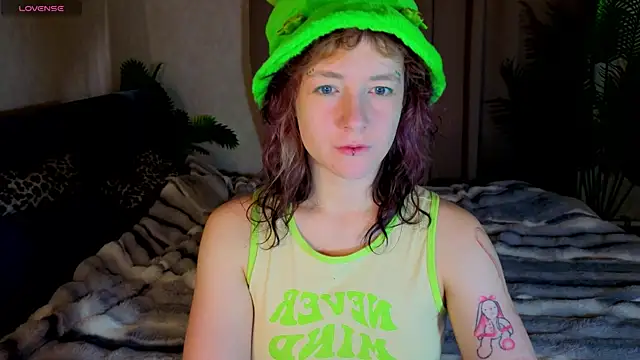 Snapshot of Ricki_Bloom chatting on 07.15.26 Ricki Bloom online show from 07.15.26