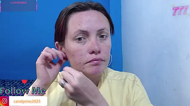 Snapshot of carolinhe26 chatting on 05.09.26 carolinhe26 online show from 05.09.26