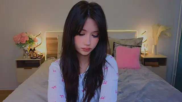 Snapshot of BrianaSteels chatting on 04.29.26 BrianaSteels online show from 04.29.26