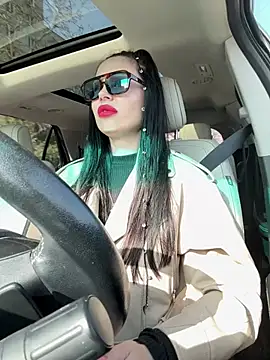 Snapshot of Alenka_ki chatting on 04.15.26 Alenka ki online show from 04.15.26