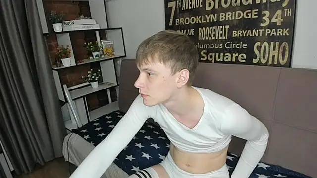 TwinkWhite online show from 05.19.26