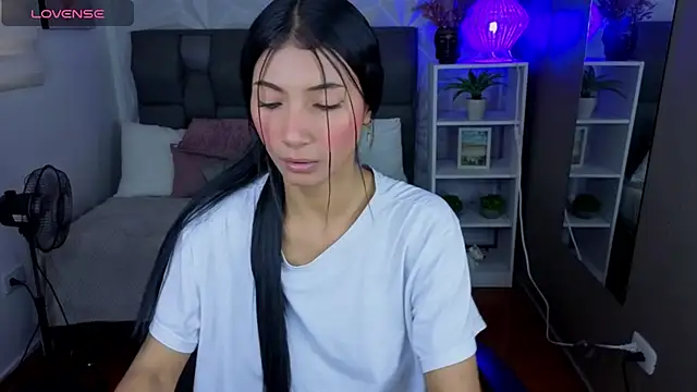 Perlaa moon  online show from 07.07.26