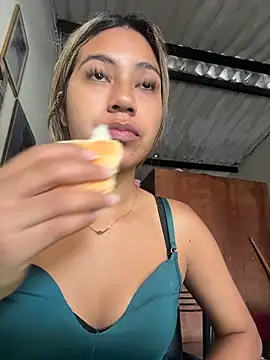 Kimmiebellarie online show from 06.14.26