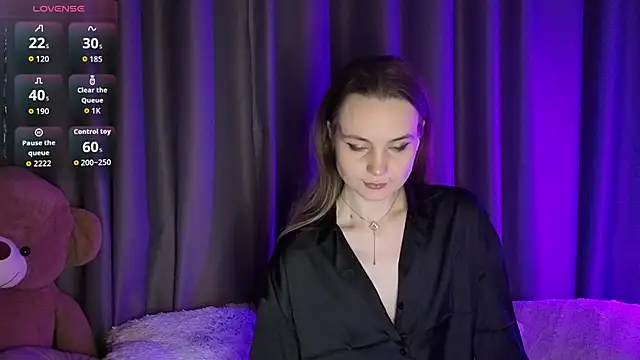 Lovelisse online show from 04.26.26