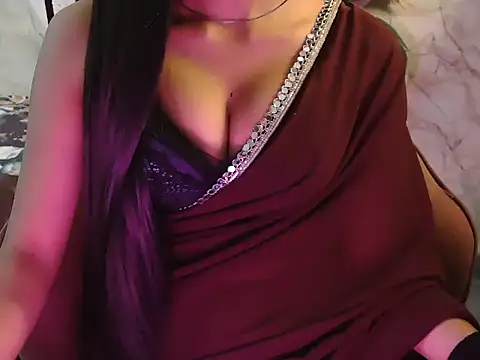Snapshot of shreya___ chatting on 05.08.26 shreya online show from 05.08.26