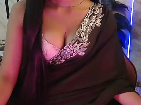 Snapshot of shreya___ chatting on 05.13.26 shreya online show from 05.13.26
