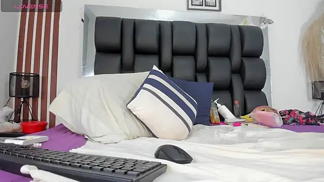 MILF AURORA online show from 05.26.26