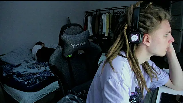 Snapshot of SurfSexCouple1 chatting on 04.11.26 SurfSexCouple1 online show from 04.11.26