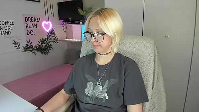 Neko Sora online show from 05.18.26
