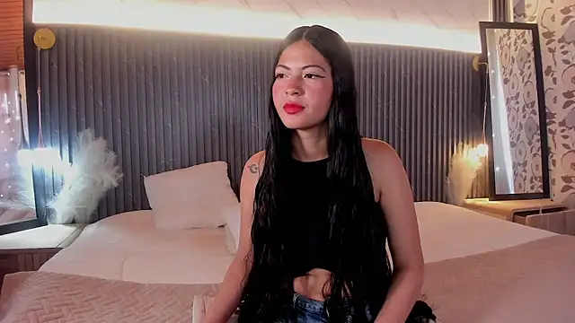 zoe castillo online show from 04.21.26