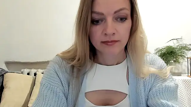 Snapshot of Severina7 chatting on 04.20.26 Severina7 online show from 04.20.26