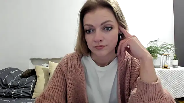 Snapshot of Severina7 chatting on 04.23.26 Severina7 online show from 04.23.26