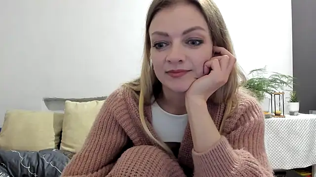 Snapshot of Severina7 chatting on 04.27.26 Severina7 online show from 04.27.26