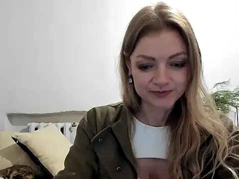 Snapshot of Severina7 chatting on 04.30.26 Severina7 online show from 04.30.26