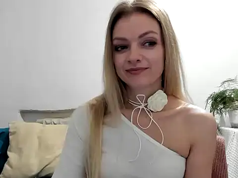 Snapshot of Severina7 chatting on 05.16.26 Severina7 online show from 05.16.26