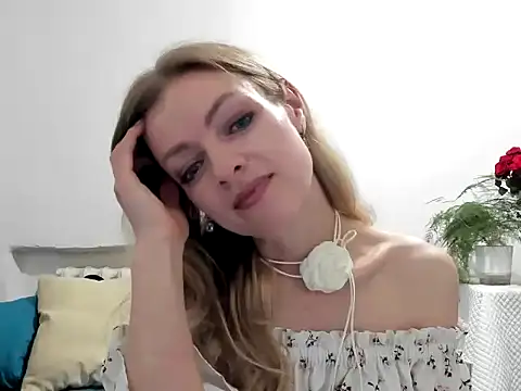 Snapshot of Severina7 chatting on 05.26.26 Severina7 online show from 05.26.26