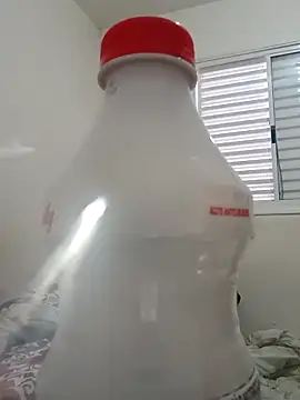 Snapshot of welltommy2001 chatting on 04.13.26 welltommy2001 online show from 04.13.26