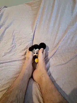 Snapshot of bossFeet chatting on 04.13.26 bossFeet online show from 04.13.26