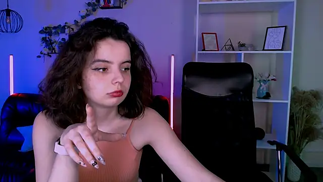 nikki kiss  online show from 06.01.26
