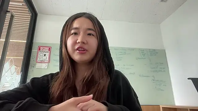 MalloryAlpis online show from 04.16.26