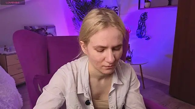 PennyLavertu online show from 04.15.26