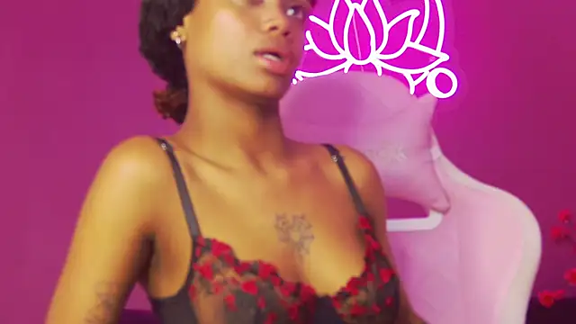 Spicy Cinammon online show from 04.21.26