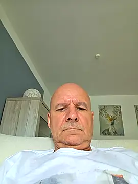 Snapshot of mannohmann5 chatting on 06.18.26 mannohmann5 online show from 06.18.26