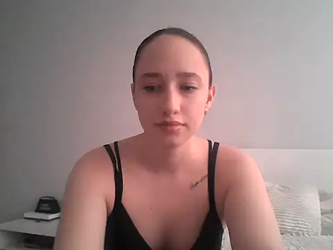 Snapshot of DarkMirel chatting on 04.28.26 DarkMirel online show from 04.28.26