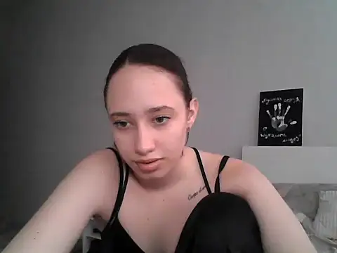 Snapshot of DarkMirel chatting on 05.21.26 DarkMirel online show from 05.21.26