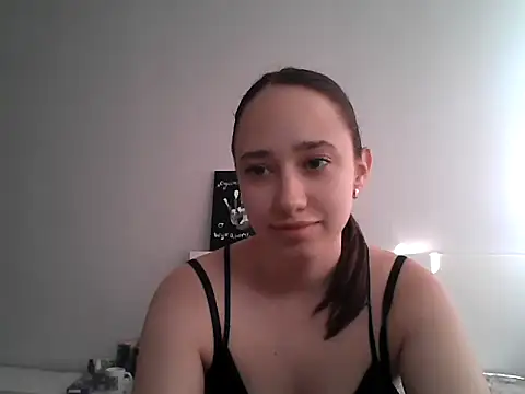 Snapshot of DarkMirel chatting on 05.25.26 DarkMirel online show from 05.25.26