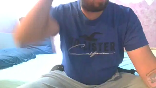 Snapshot of stefanotoma91 chatting on 04.15.26 stefanotoma91 online show from 04.15.26