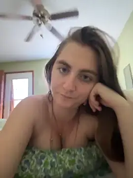 Snapshot of prettykitttty chatting on 04.14.26 prettykitttty online show from 04.14.26