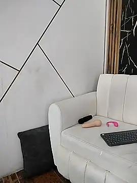 Snapshot of Julianas_pm chatting on 04.14.26 Julianas pm online show from 04.14.26