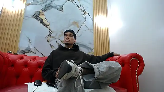 Tittan Maxxx  online show from 04.14.26