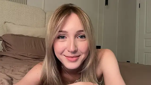Snapshot of Kattie_Petite chatting on 07.09.26 Kattie Petite online show from 07.09.26