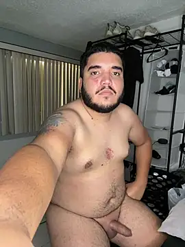 Snapshot of Robelmis chatting on 04.14.26 Robelmis online show from 04.14.26