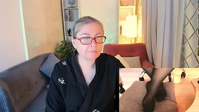 Snapshot of Alexandra_Kind chatting on 07.02.26 Alexandra Kind online show from 07.02.26