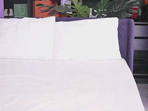 Snapshot of KathrynSin chatting on 04.26.26 KathrynSin online show from 04.26.26