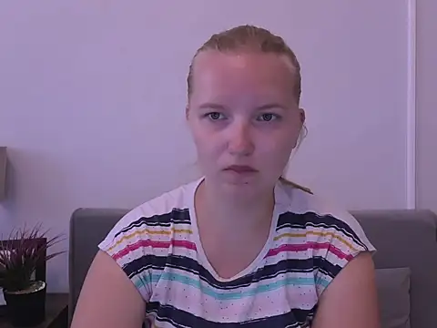 Snapshot of RoseTeacherX chatting on 06.30.26 RoseTeacherX online show from 06.30.26