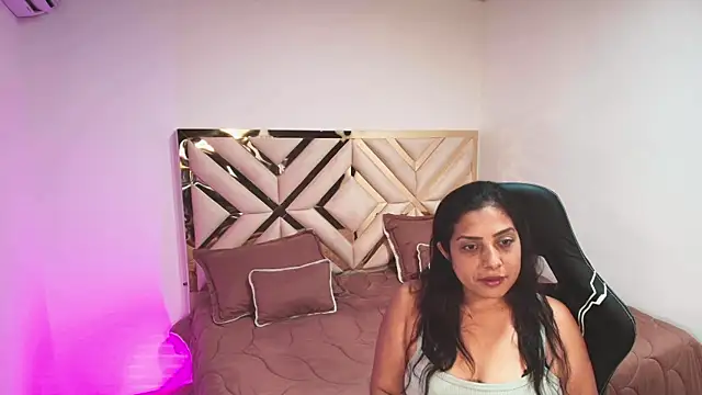 Snapshot of Bianca_Royale chatting on 04.15.26 Bianca Royale online show from 04.15.26