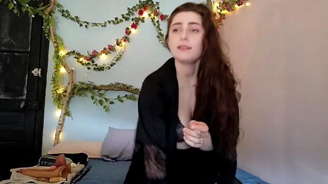 missclochette online show from 05.04.26