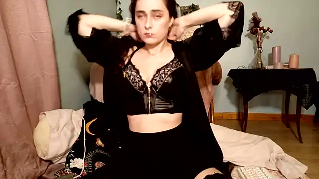 missclochette online show from 06.17.26