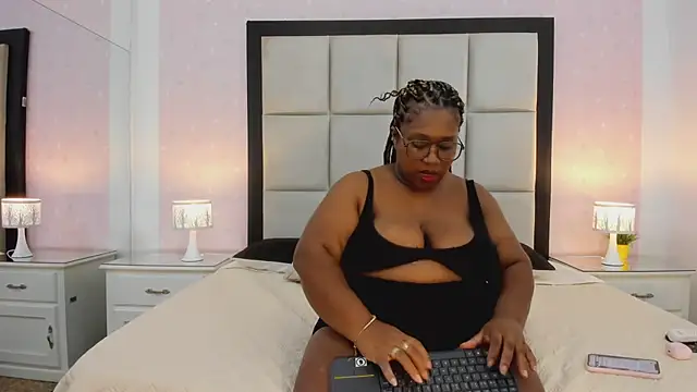 Snapshot of TreisyVixen chatting on 07.08.26 TreisyVixen online show from 07.08.26