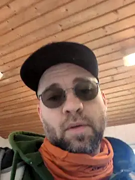 gayboyx77 online show from 04.21.26